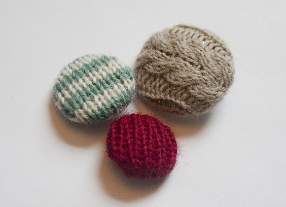 Knitted Covered Button Tutorial - Knit Darling